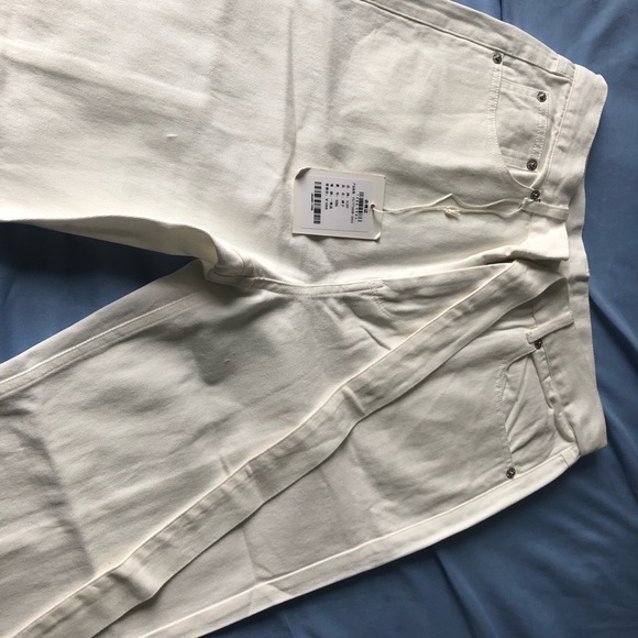 (SOLD)Women white pants - Picture 3 of 9